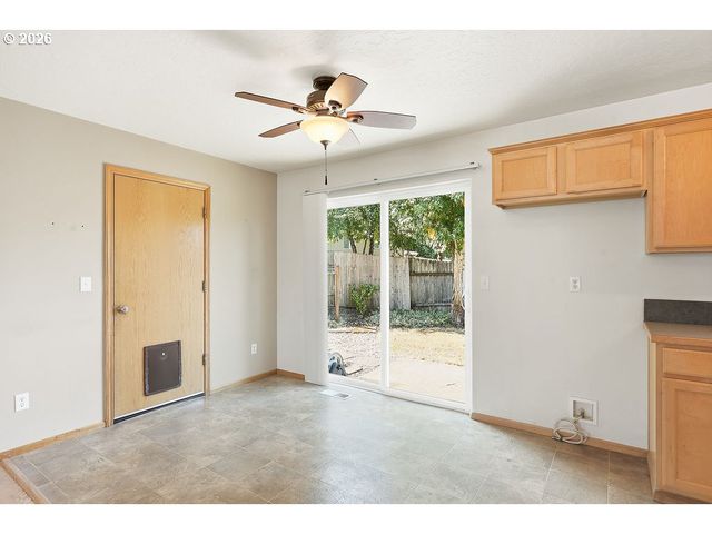 196 S 72ND St, Springfield, OR 97478
