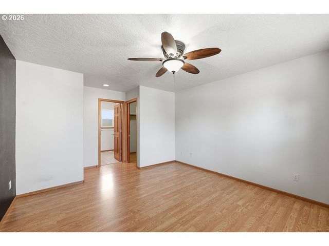 196 S 72ND St, Springfield, OR 97478