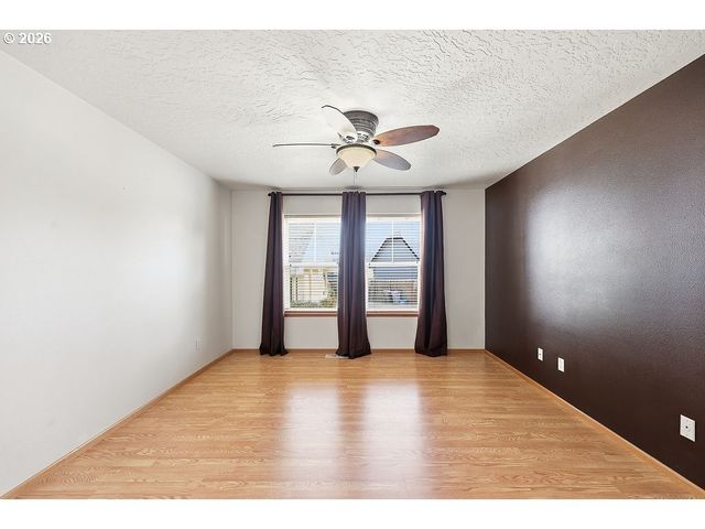 196 S 72ND St, Springfield, OR 97478