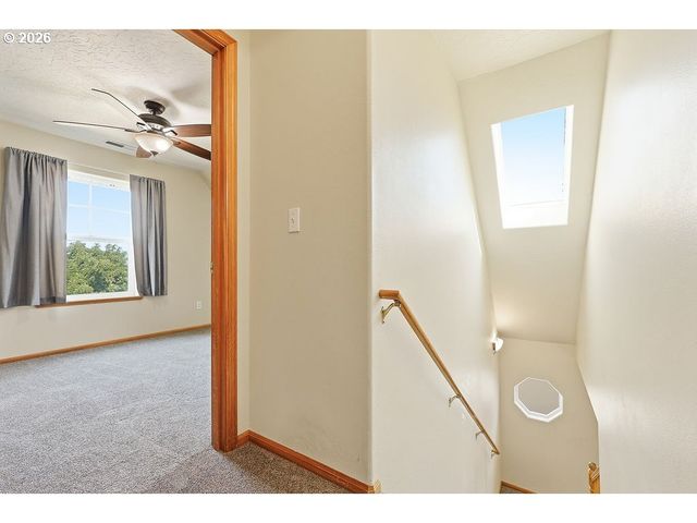 196 S 72ND St, Springfield, OR 97478