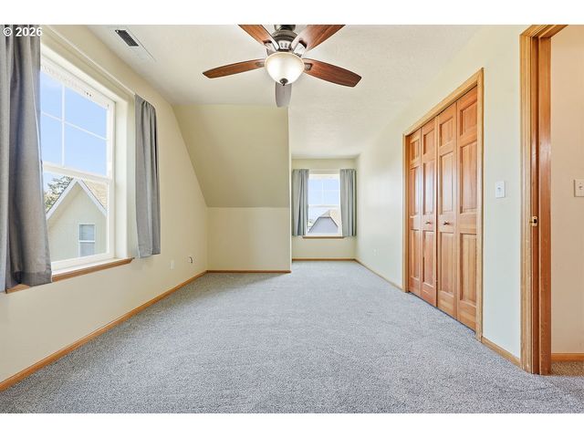 196 S 72ND St, Springfield, OR 97478