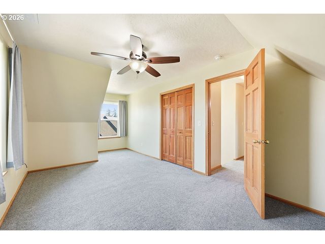 196 S 72ND St, Springfield, OR 97478