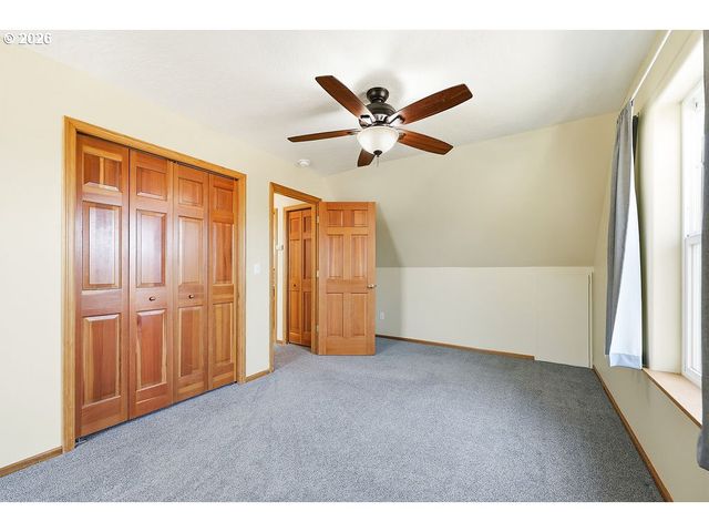 196 S 72ND St, Springfield, OR 97478