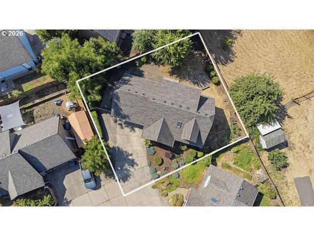 196 S 72ND St, Springfield, OR 97478