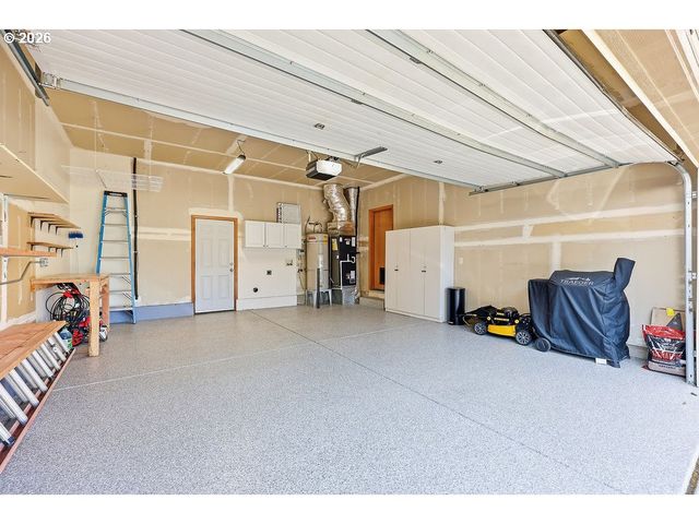196 S 72ND St, Springfield, OR 97478