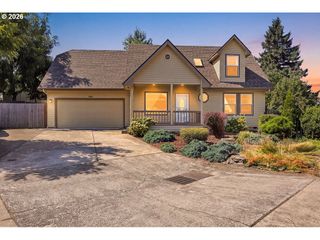 196 S 72ND St, Springfield, OR 97478