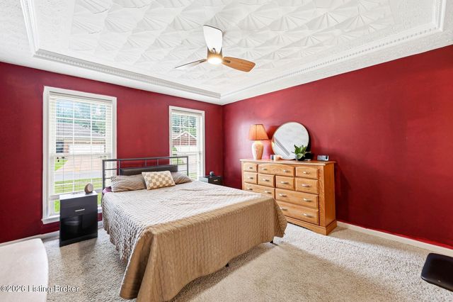 6627 Sun Ray Dr, Louisville, KY 40272