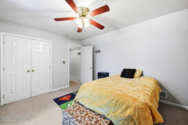 6627 Sun Ray Dr, Louisville, KY 40272