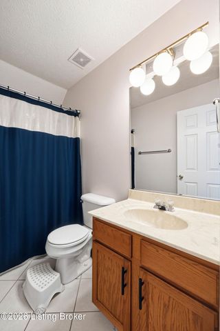 6627 Sun Ray Dr, Louisville, KY 40272