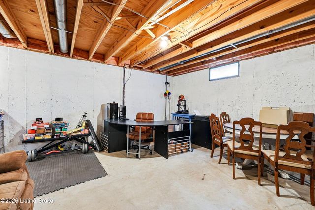6627 Sun Ray Dr, Louisville, KY 40272
