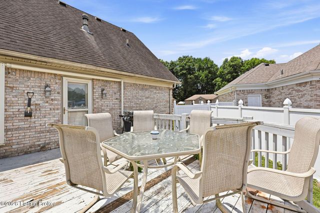 6627 Sun Ray Dr, Louisville, KY 40272