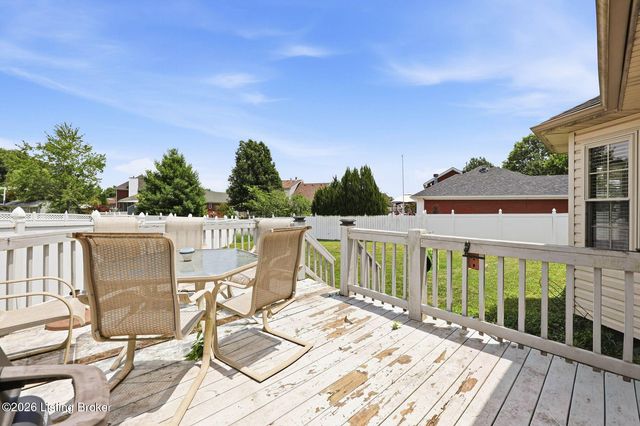 6627 Sun Ray Dr, Louisville, KY 40272