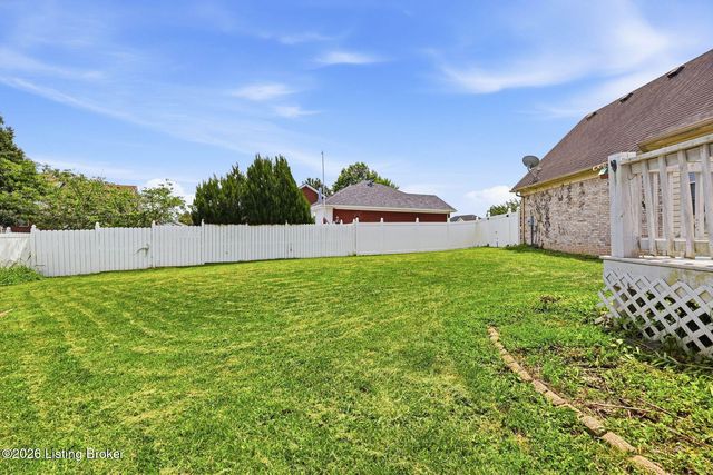 6627 Sun Ray Dr, Louisville, KY 40272