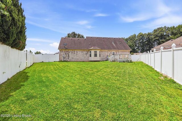 6627 Sun Ray Dr, Louisville, KY 40272