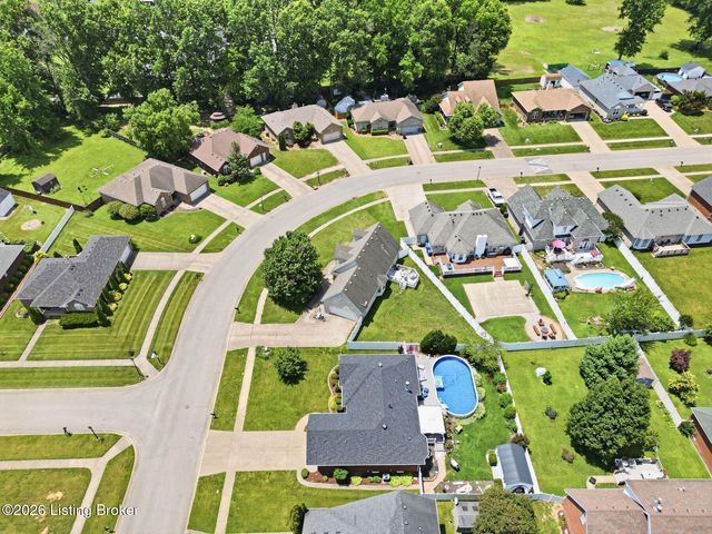 6627 Sun Ray Dr, Louisville, KY 40272