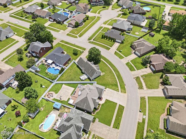 6627 Sun Ray Dr, Louisville, KY 40272