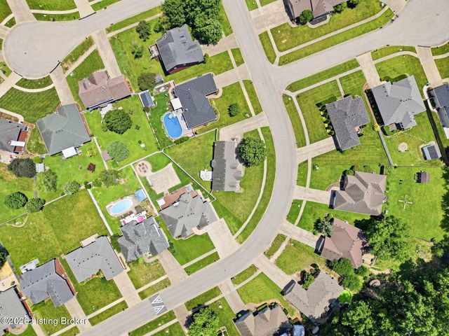 6627 Sun Ray Dr, Louisville, KY 40272