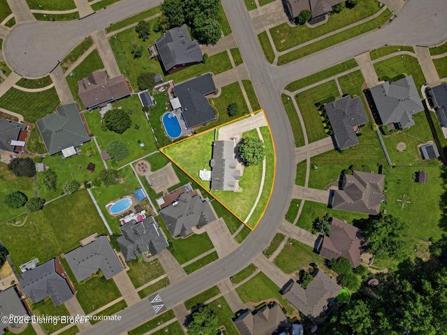 6627 Sun Ray Dr, Louisville, KY 40272