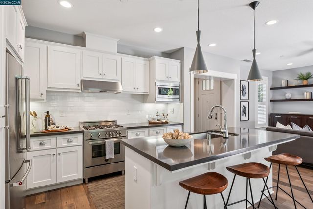18 Brookstone Ln, Danville, CA 94526