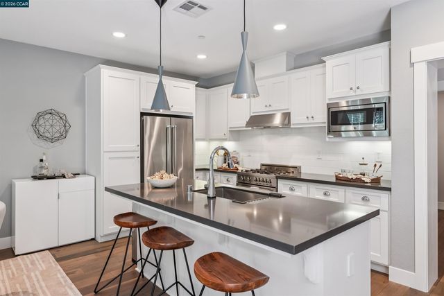 18 Brookstone Ln, Danville, CA 94526