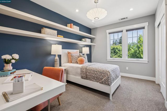 18 Brookstone Ln, Danville, CA 94526