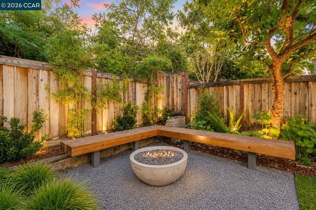 18 Brookstone Ln, Danville, CA 94526