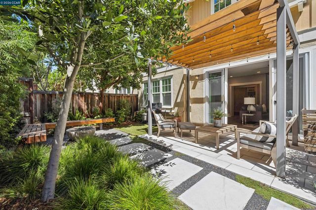 18 Brookstone Ln, Danville, CA 94526