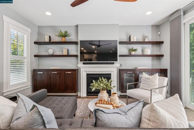 18 Brookstone Ln, Danville, CA 94526