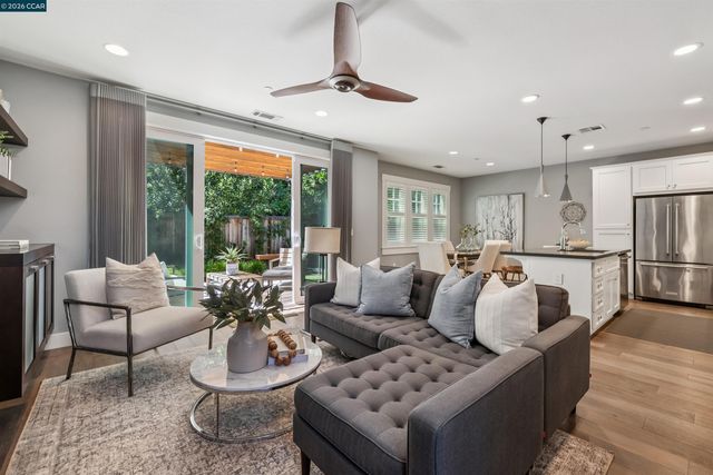 18 Brookstone Ln, Danville, CA 94526