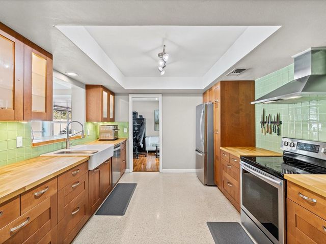 1090 MCFARLAND STREET, Dunedin, FL 34698