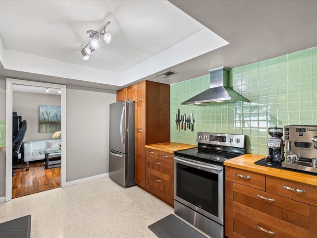 1090 MCFARLAND STREET, Dunedin, FL 34698