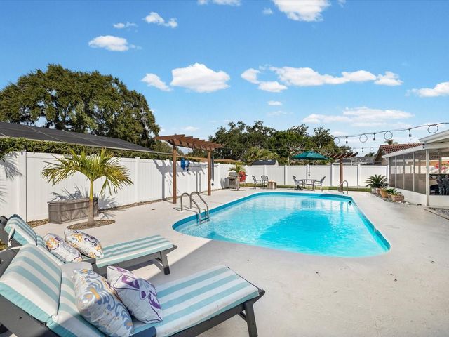 1090 MCFARLAND STREET, Dunedin, FL 34698