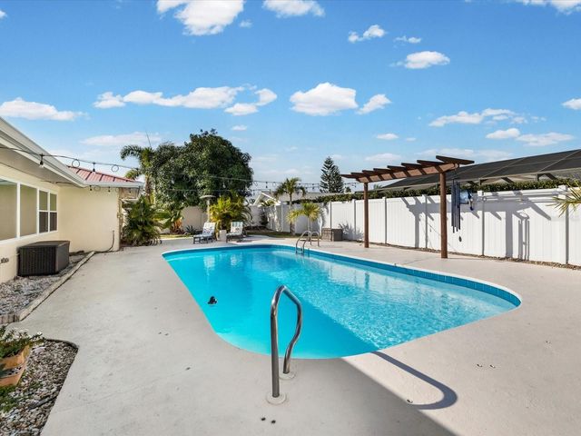 1090 MCFARLAND STREET, Dunedin, FL 34698