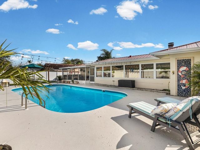 1090 MCFARLAND STREET, Dunedin, FL 34698