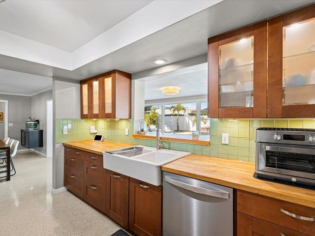 1090 MCFARLAND STREET, Dunedin, FL 34698