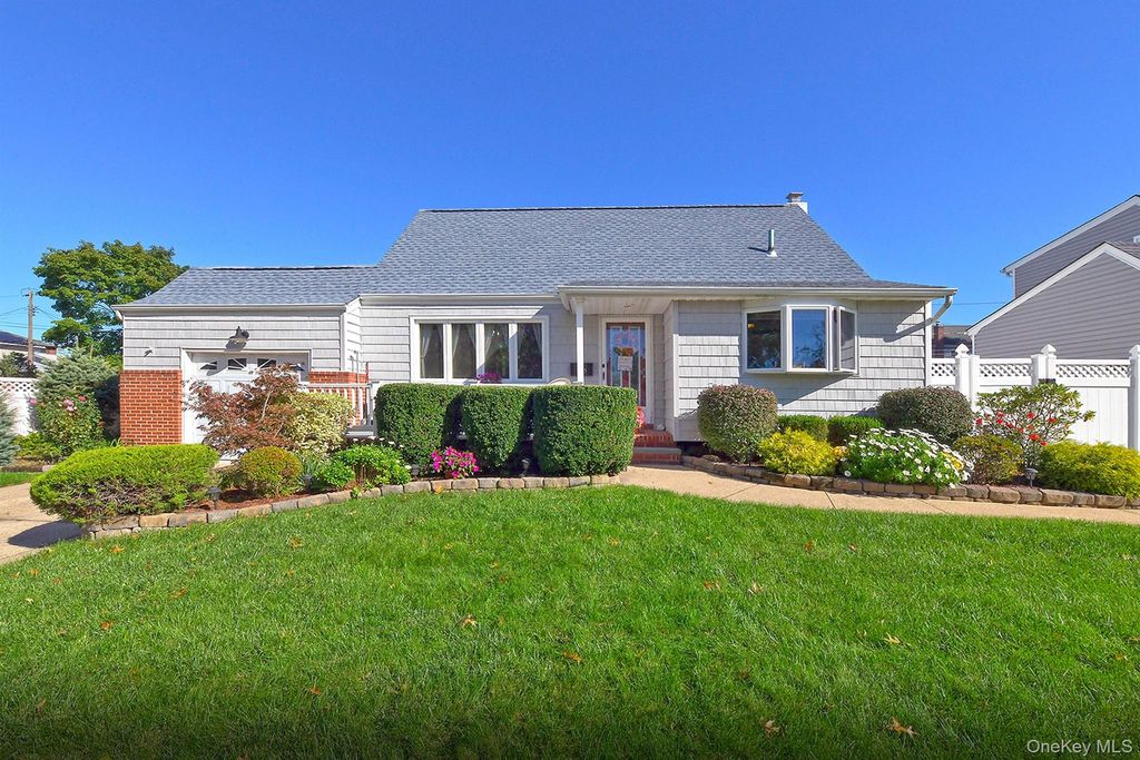 3153 Ward Lane, Wantagh, NY 11793 — exterior