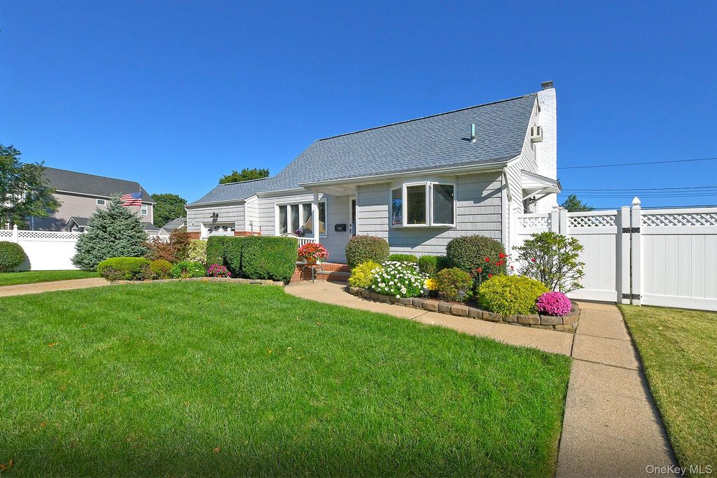 3153 Ward Lane, Wantagh, NY 11793 — photo 3