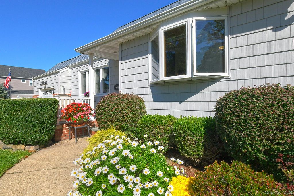 3153 Ward Lane, Wantagh, NY 11793 — photo 4