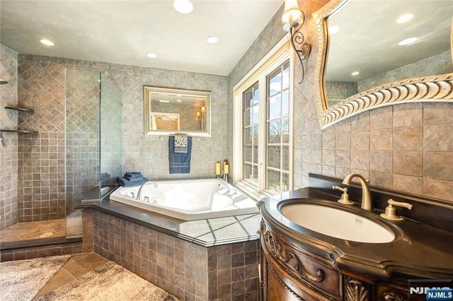 19 Sherbrooke Court 27, Saddle River, NJ 07458