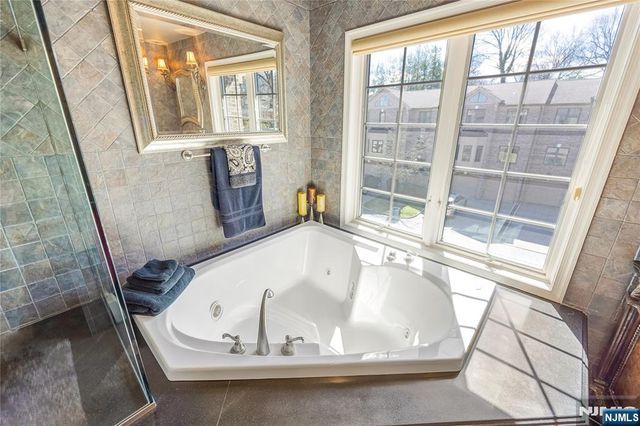 19 Sherbrooke Court 27, Saddle River, NJ 07458