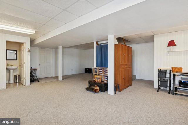 815 CHESTNUT HILL RD, Parkesburg, PA 19365