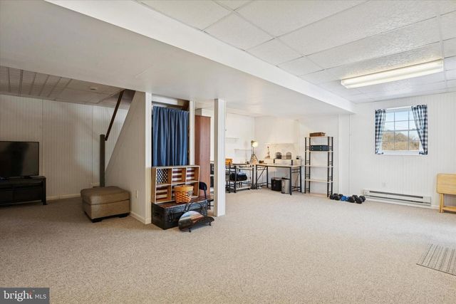 815 CHESTNUT HILL RD, Parkesburg, PA 19365