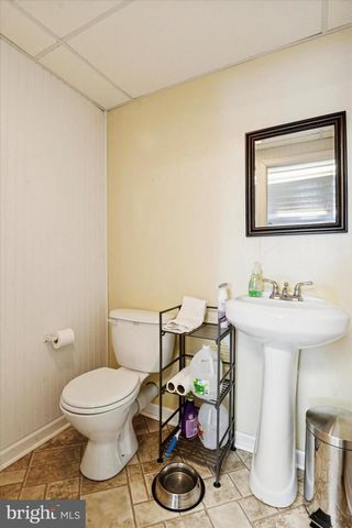 815 CHESTNUT HILL RD, Parkesburg, PA 19365