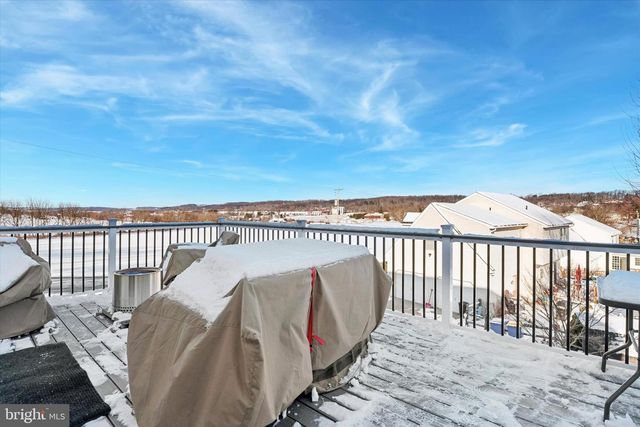 815 CHESTNUT HILL RD, Parkesburg, PA 19365