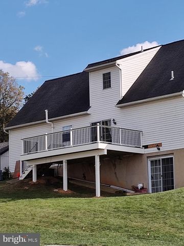 815 CHESTNUT HILL RD, Parkesburg, PA 19365