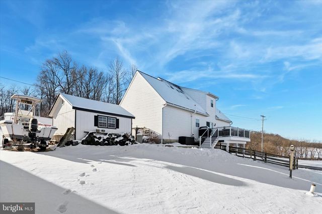 815 CHESTNUT HILL RD, Parkesburg, PA 19365