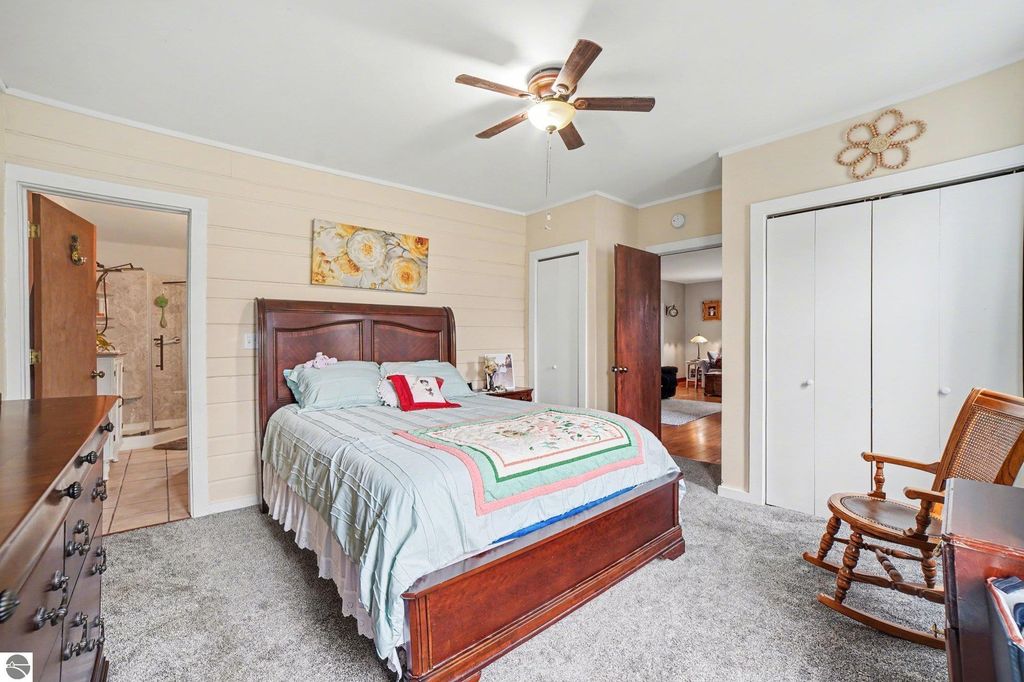 Image 10 of property listing at 214/216 N Pine Street, St Louis, MI 48880