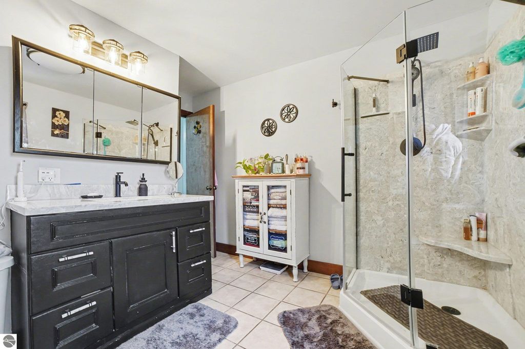 Image 8 of property listing at 214/216 N Pine Street, St Louis, MI 48880