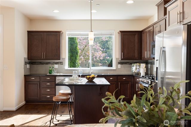 2381 25th Avenue NE, Issaquah, WA 98029
