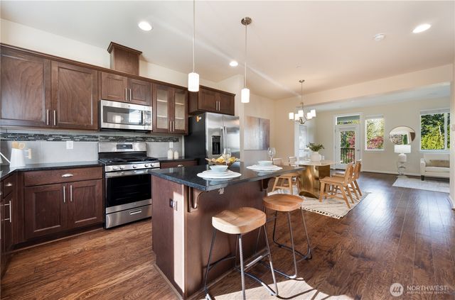 2381 25th Avenue NE, Issaquah, WA 98029